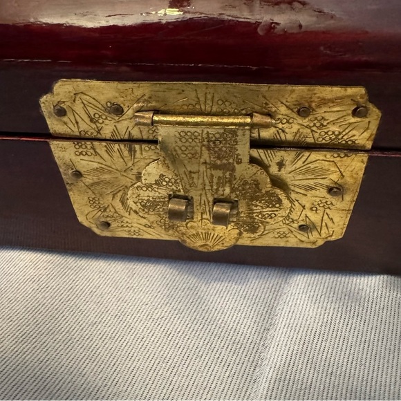 Vintage Chinese Jewelry Box Rosewood With Brass and Design red Silk Interior - Picture 7 of 12